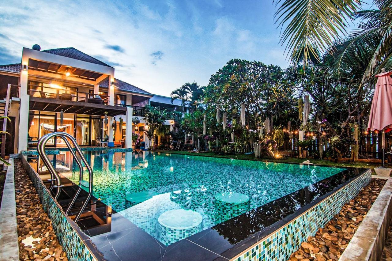 Baan Sansuk Pranburi - Beach Front & Pool Villa Экстерьер фото